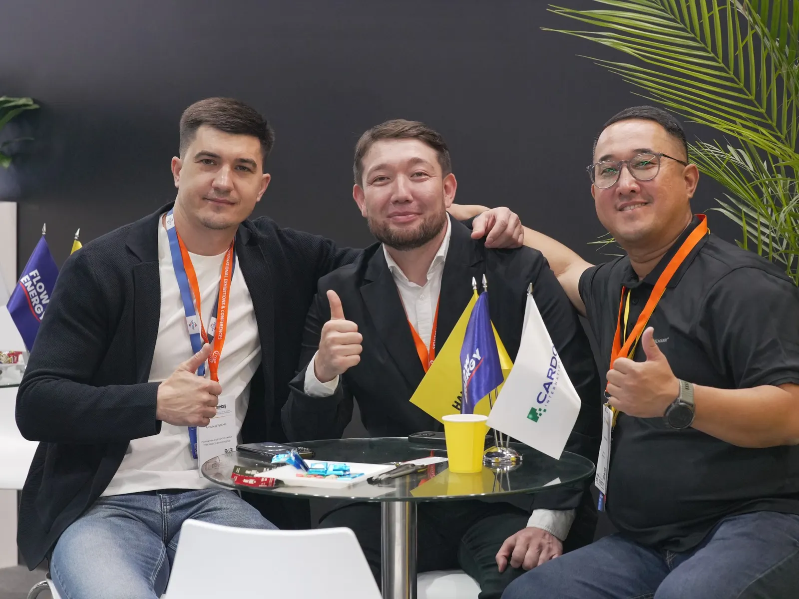 Команда Flow Energy и партнёры